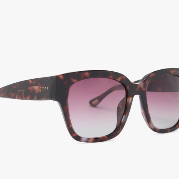 New Diff Bella II Polarized Sunglasses - Picture 3 of 4